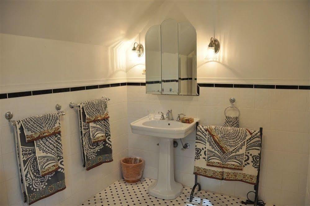 Wayne Bed & Breakfast Inn (Adults Only) Екстер'єр фото