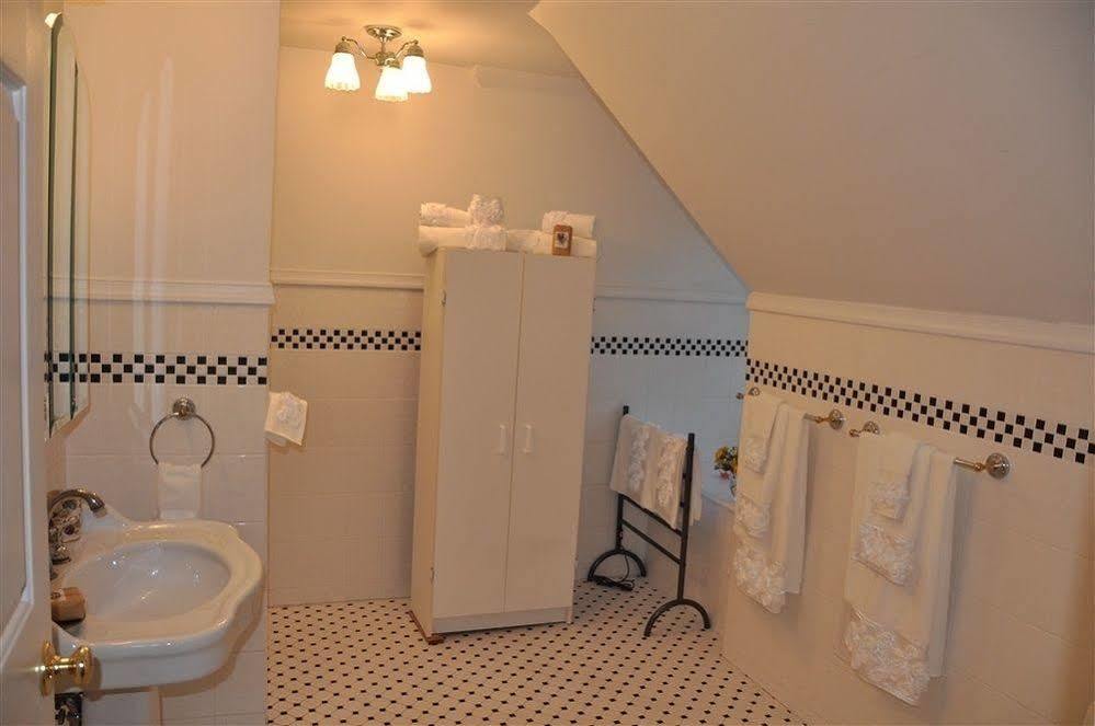 Wayne Bed & Breakfast Inn (Adults Only) Екстер'єр фото