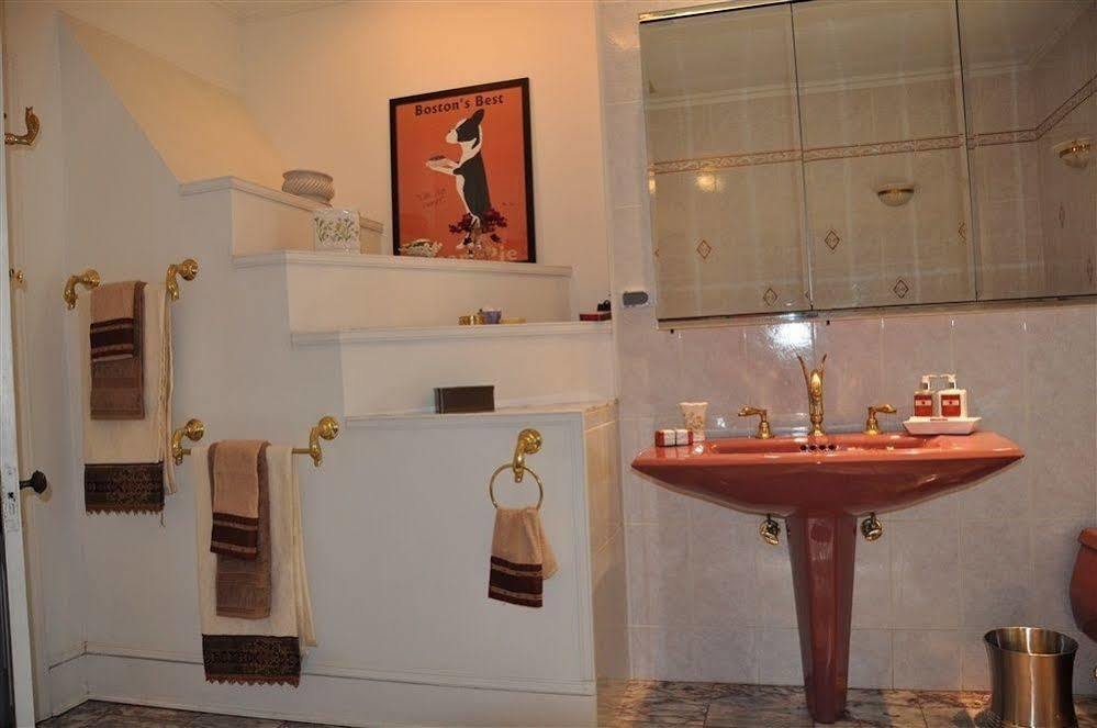 Wayne Bed & Breakfast Inn (Adults Only) Екстер'єр фото